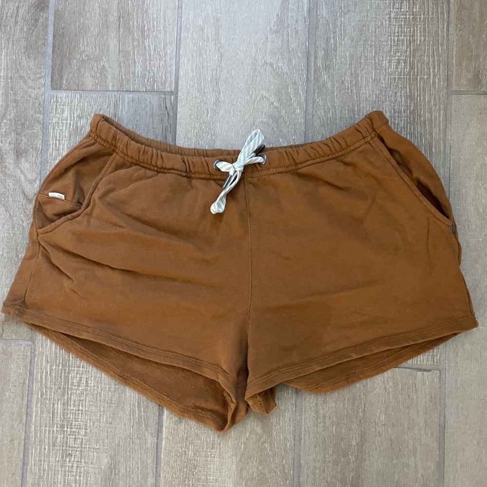 Vuori Shorts